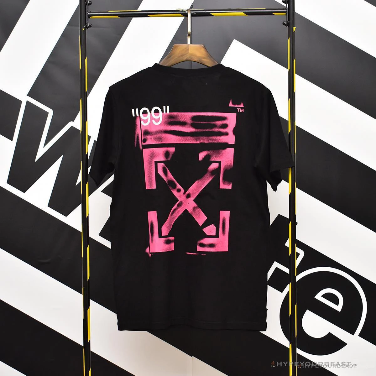 OFF-WHITE 99 Pink Arrow Tee Shirt 'BLACK' 2 OFF-WHITE 99 Pink Arrow Tee Shirt 'BLACK' - Image 2