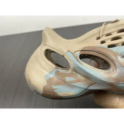 Adidas Yeezy Foam RNNR 'MX Sand' -Fusion Wear Shop HYB2134 d2072e64 e862 4084 bd4b b04fb9ce6fcf