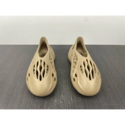 Adidas Yeezy Foam RNNR 'Mist' -Fusion Wear Shop HYB2145 ac2ef4e5 3717 4790 8016 bdadaa0e1e6d