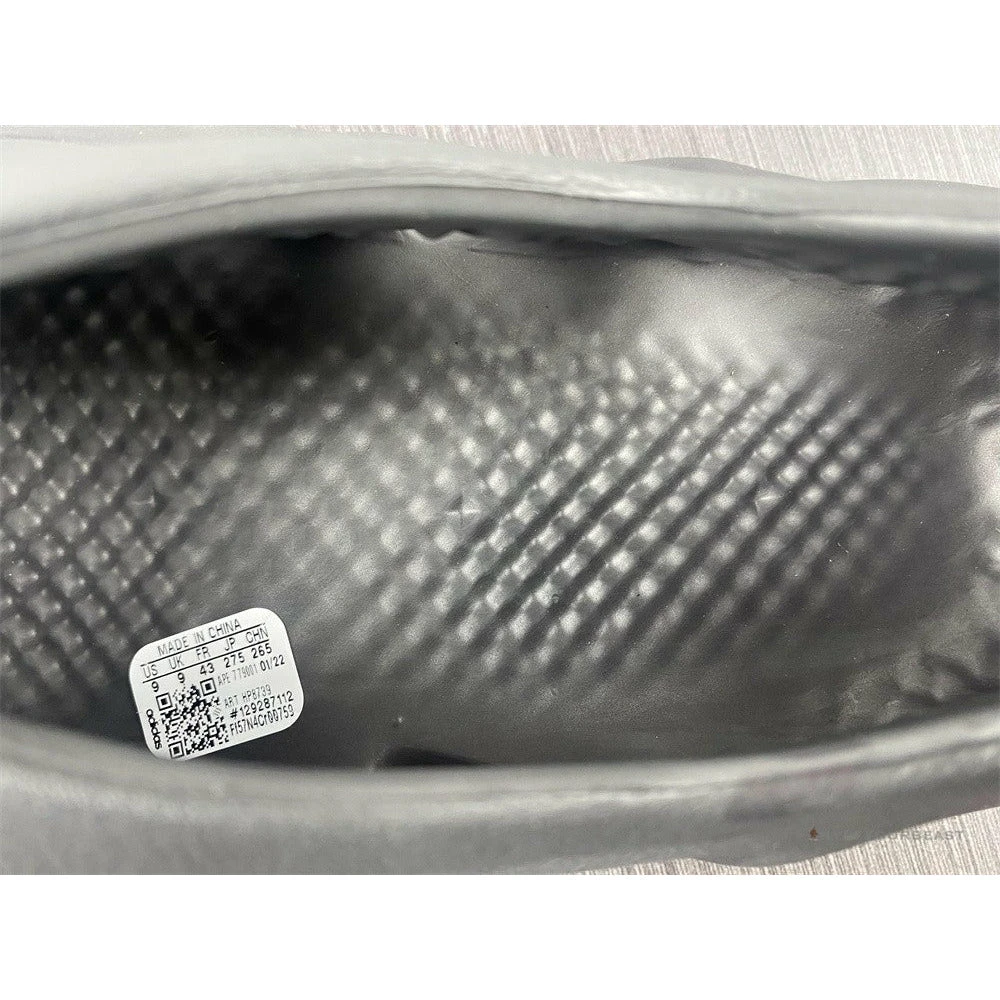 Yeezy Foam RNNR Onyx 3 Yeezy Foam RNNR Onyx - Image 3