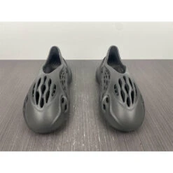 Yeezy Foam RNNR Onyx 17 Yeezy Foam RNNR Onyx -Fusion Wear Shop HYB2161 f630e67d 5937 425b ad60 369c1d124204