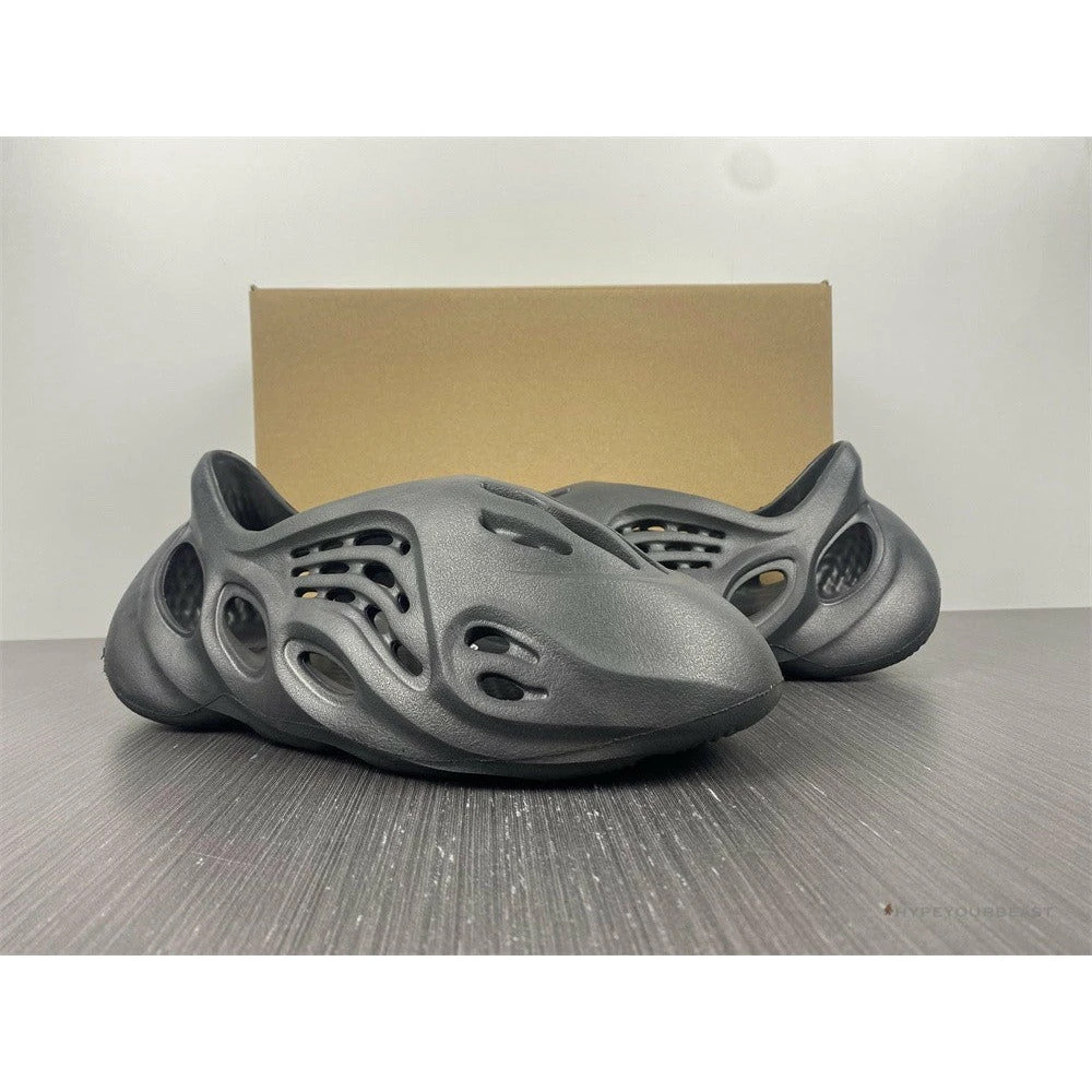 Yeezy Foam RNNR Onyx 12 Yeezy Foam RNNR Onyx - Image 12