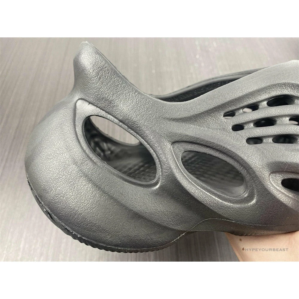 Yeezy Foam RNNR Onyx 14 Yeezy Foam RNNR Onyx - Image 14