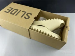 Adidas Yeezy Slide Bone -Fusion Wear Shop HYB21 db254236 6eff 430a 8df0 d0d63b317171