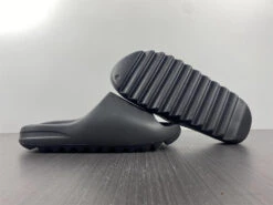 Adidas Yeezy Slide 'Onyx' -Fusion Wear Shop HYB22 3fb25fc4 e695 4dc0 b9a2 809c74196540