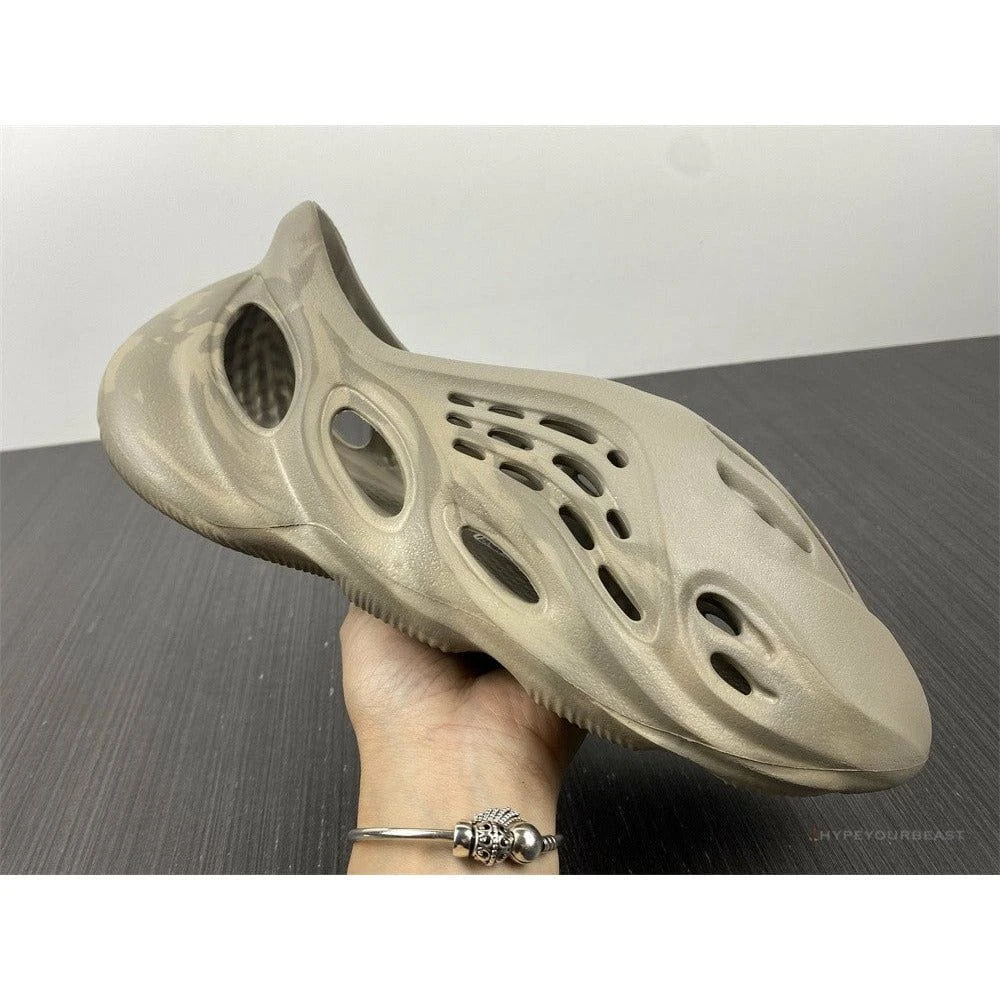 Yeezy Foam RNNR Stone Sage 3 Yeezy Foam RNNR Stone Sage - Image 3