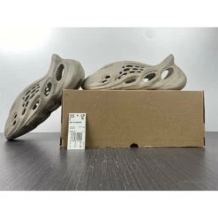 Yeezy Foam RNNR Stone Sage 14 Yeezy Foam RNNR Stone Sage -Fusion Wear Shop HYB258 838a659b 6456 4cb6 a0bc 0fb8da1cf6ad