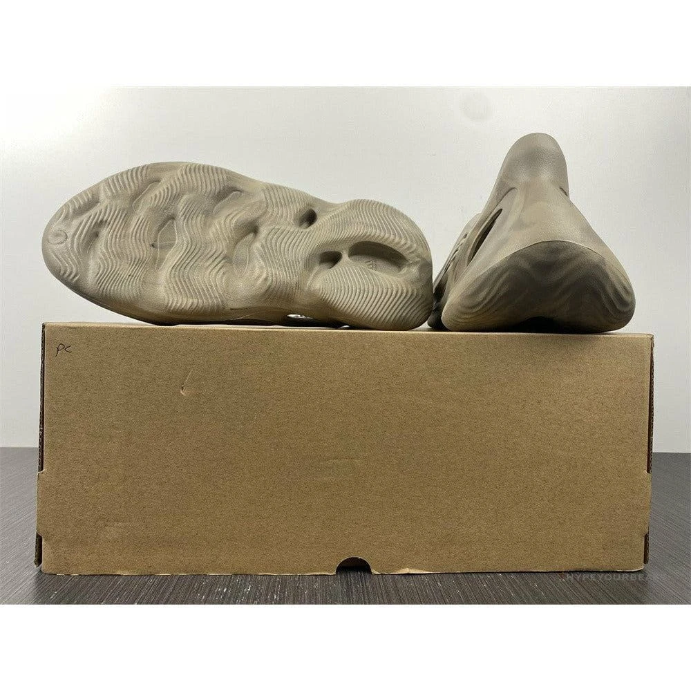 Yeezy Foam RNNR Stone Sage 9 Yeezy Foam RNNR Stone Sage - Image 9